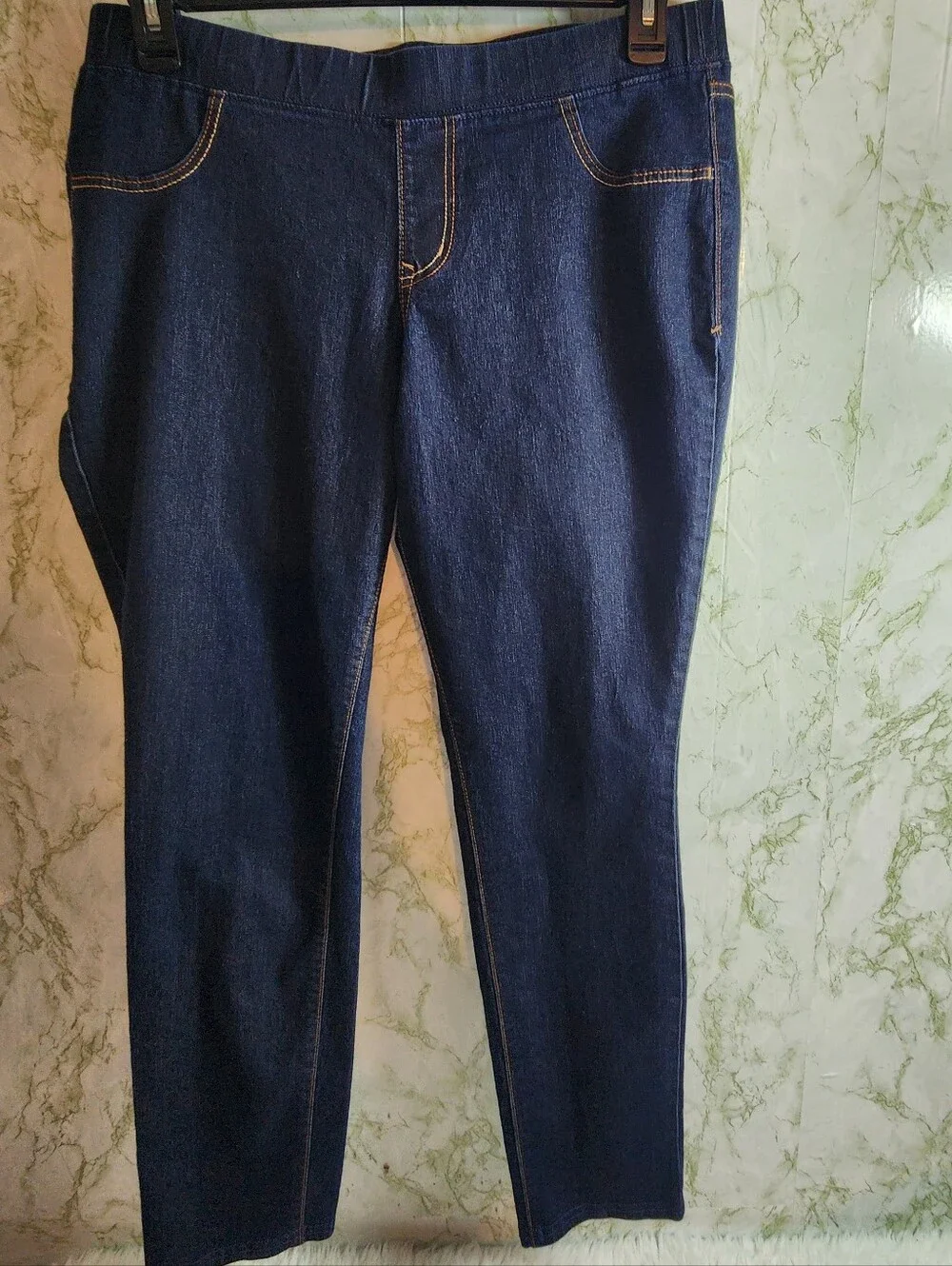 Old Navy Pull-on Style Skinny Jeans - Picture 2 of 13